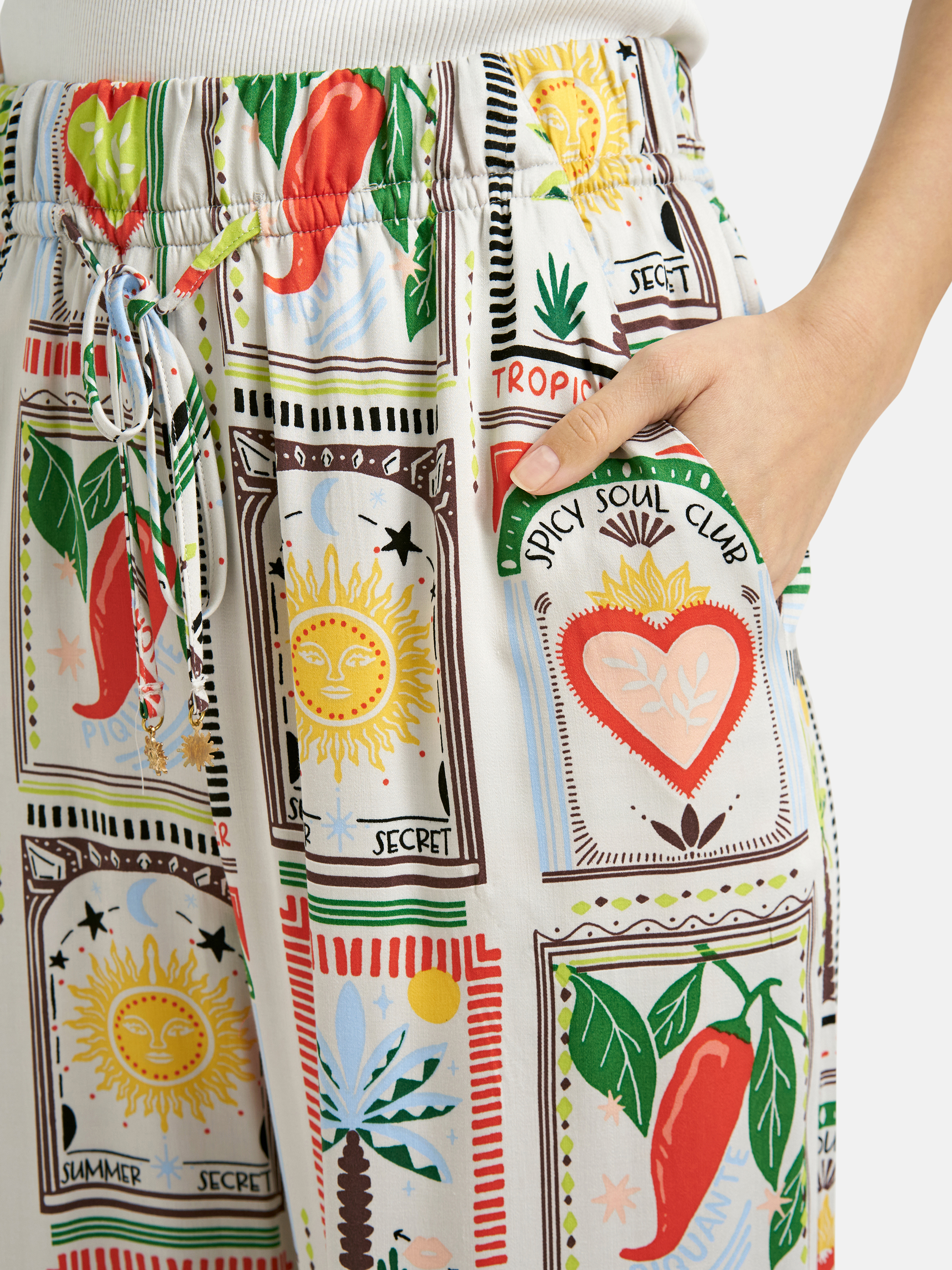 Smith & Soul Hose chili print